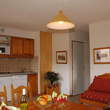 La Combe Apartment *