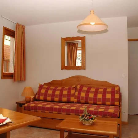 La Combe Apartment *